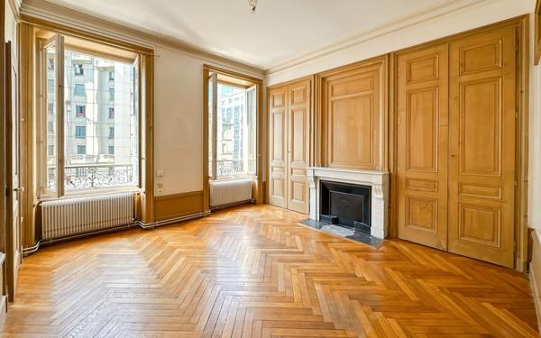 Appartement à vendre    3 pièces • 72,50 m2 Lyon 3