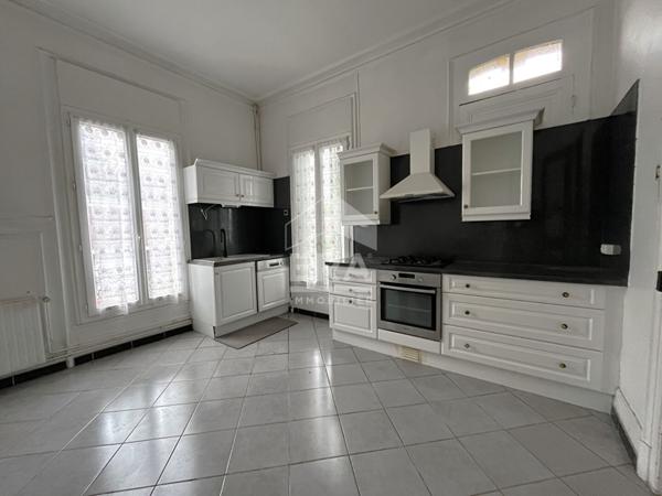 Maison Elbeuf 7 pièce(s) 172 m2