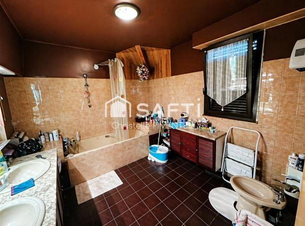 Maison familiale avec piscine et beaux volumes