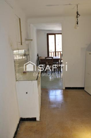 APPARTEMENT DEUX PIECES DANS LE CENTRE MEDIEVAL