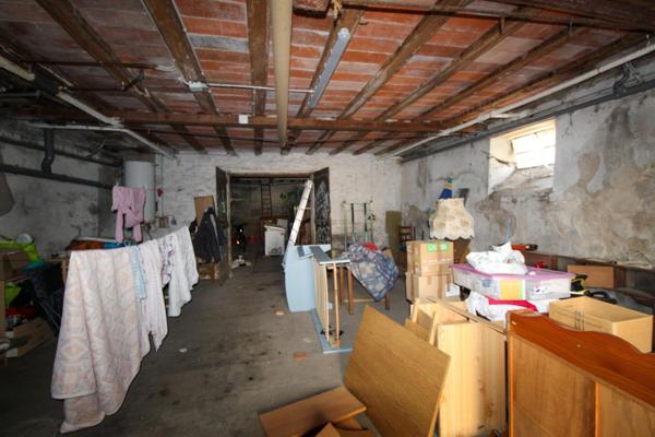 Ancien hôtel-bar avec 11 chambres + garage