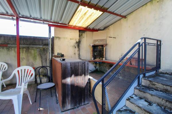 Ancien hôtel-bar avec 11 chambres + garage