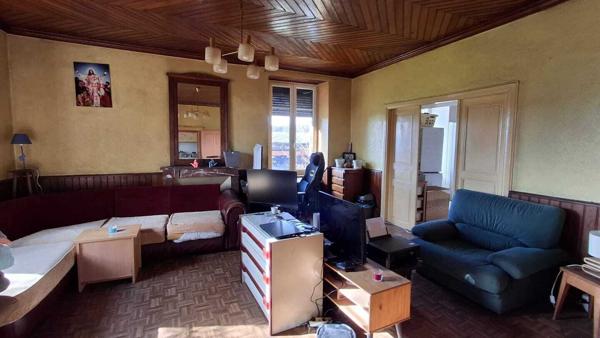 Maison de 180m2 avec grange et terrain de 6000m2 124 000 €