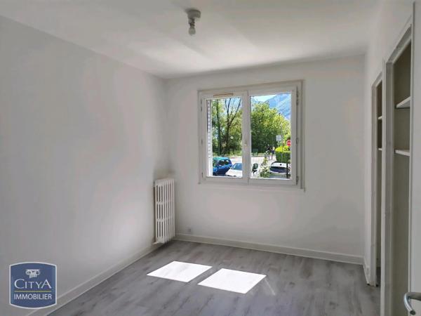 Appartement à louer 3 pièces 55m² Saint-Égrève (38120)
