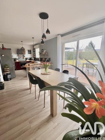 Maison à vendre 6 pièces 100 m² Beaufort-en-Anjou