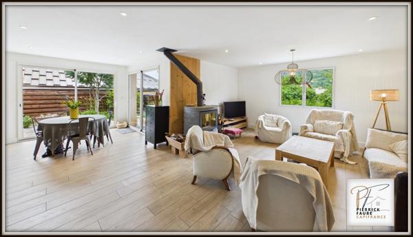 Briançon – Élégante maison familiale de 193,71 m² au sol d'espaces d’habitation avec jardin et grand garage