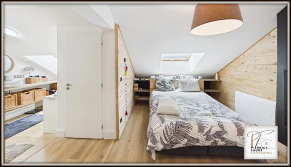 Briançon – Élégante maison familiale de 193,71 m² au sol d'espaces d’habitation avec jardin et grand garage