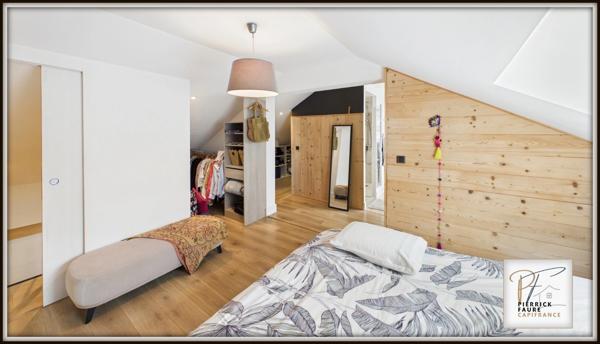 Briançon – Élégante maison familiale de 193,71 m² au sol d'espaces d’habitation avec jardin et grand garage