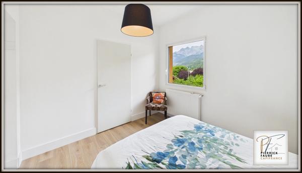 Briançon – Élégante maison familiale de 193,71 m² au sol d'espaces d’habitation avec jardin et grand garage