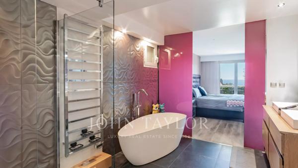 Superbe penthouse dans petite copropriété avec vue mer