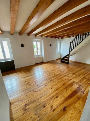 Appartement à louer    3 pièces • 76,65 m2 Gex