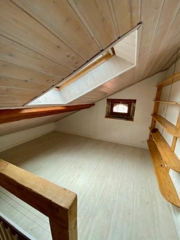 Appartement à louer    3 pièces • 76,65 m2 Gex