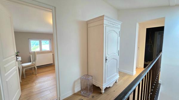 Propriété d'Exception Rénovée – 7.5 hectares - Étang privée - vue panoramique - Piscine - Source