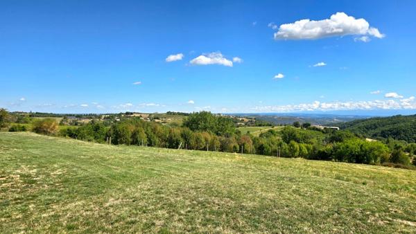 Propriété d'Exception Rénovée – 7.5 hectares - Étang privée - vue panoramique - Piscine - Source