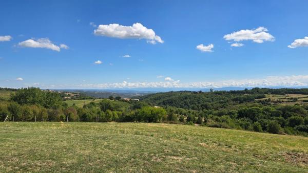 Propriété d'Exception Rénovée – 7.5 hectares - Étang privée - vue panoramique - Piscine - Source