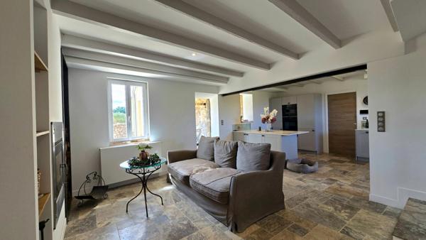 Propriété d'Exception Rénovée – 7.5 hectares - Étang privée - vue panoramique - Piscine - Source