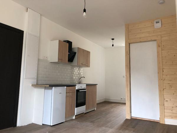 A louer - Studio situé en centre ville de LA FLECHE