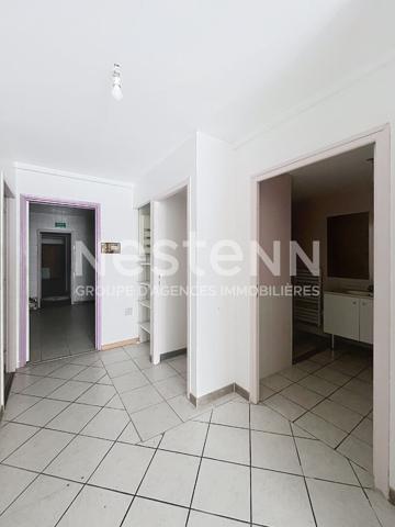 Local commercial centre de Mareuil sur Lay Dissais d'environ 127m²