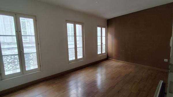 Immeuble rentable en centre ville / 200 m²