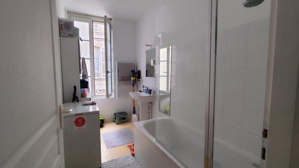 Immeuble rentable en centre ville / 200 m²