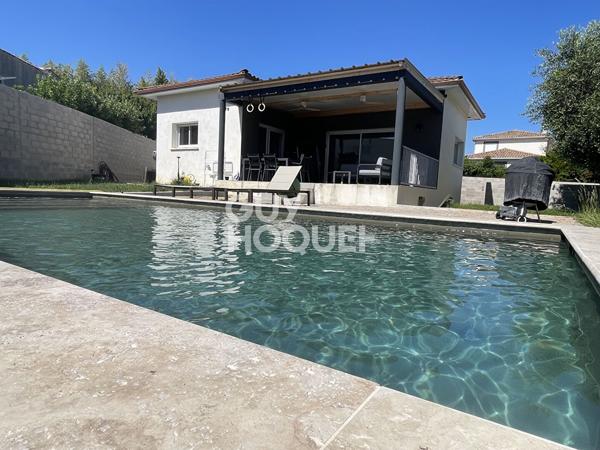 Contemporaine de plain-pied : piscine, 3 chambres, bureau et grand garage