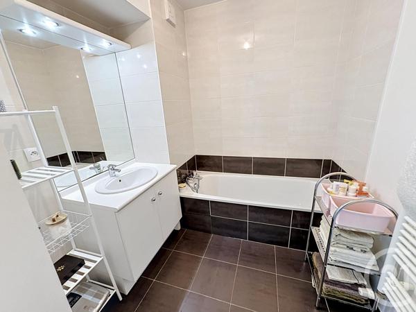 Appartement F3 à vendre  3 pièces - 68 m 2   LYON  - 69007