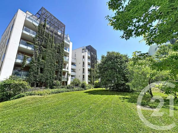 Appartement F3 à vendre  3 pièces - 68 m 2   LYON  - 69007
