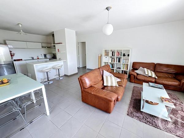 Appartement F3 à vendre  3 pièces - 68 m 2   LYON  - 69007