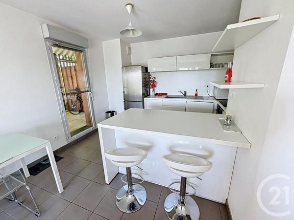 Appartement F3 à vendre  3 pièces - 68 m 2   LYON  - 69007