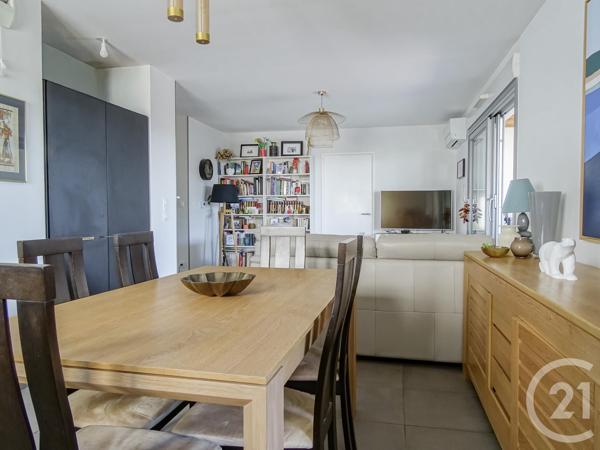 Appartement F5 à vendre  5 pièces - 100,25 m 2   LYON  - 69008