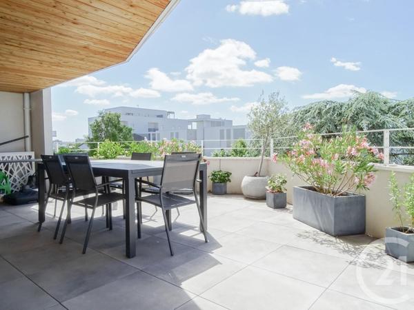 Appartement F5 à vendre  5 pièces - 100,25 m 2   LYON  - 69008