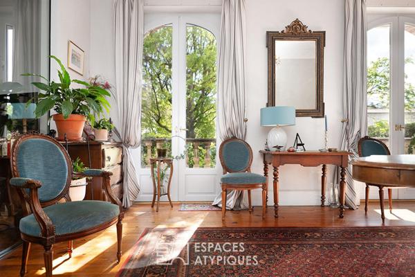 Beau plain-pied esprit 1930, gîte indépendant et parc de 3000 m² en centre-ville