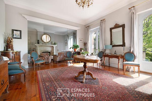 Beau plain-pied esprit 1930, gîte indépendant et parc de 3000 m² en centre-ville