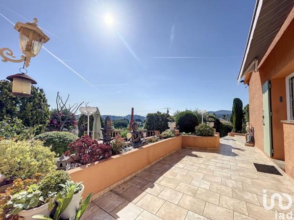 Maison 5 pièces de 195 m² à Mandelieu-la-Napoule (06210)