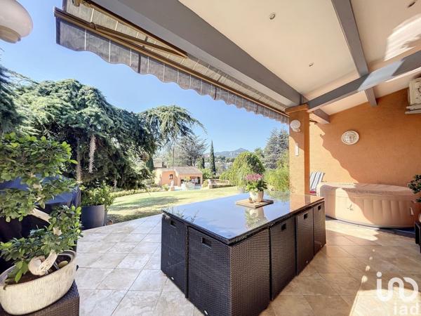 Maison 5 pièces de 195 m² à Mandelieu-la-Napoule (06210)