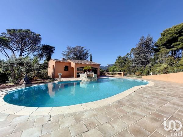 Maison 5 pièces de 195 m² à Mandelieu-la-Napoule (06210)