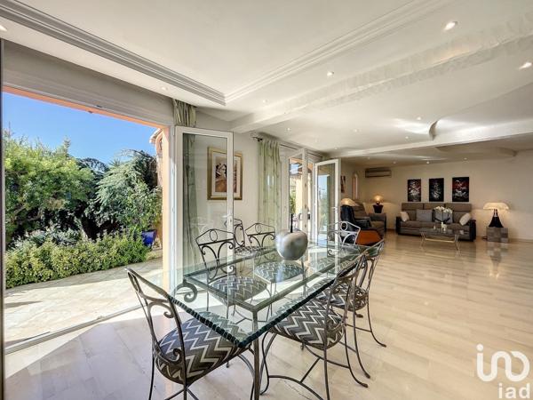 Maison 5 pièces de 195 m² à Mandelieu-la-Napoule (06210)