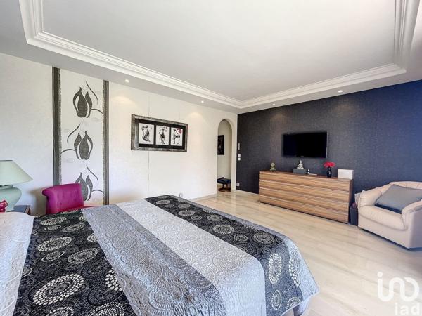 Maison 5 pièces de 195 m² à Mandelieu-la-Napoule (06210)