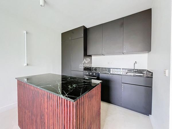 Appartement Duplex 3 pièces- PARIS 14ème Loyer 2 800 €/mois charges comprises **  - Référence  161280