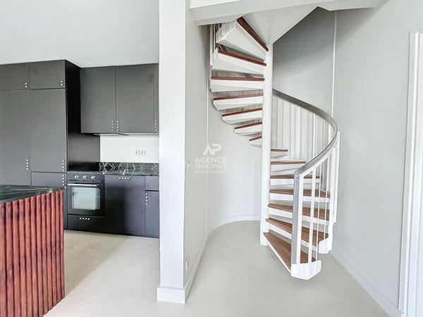 Appartement Duplex 3 pièces- PARIS 14ème Loyer 2 800 €/mois charges comprises **  - Référence  161280