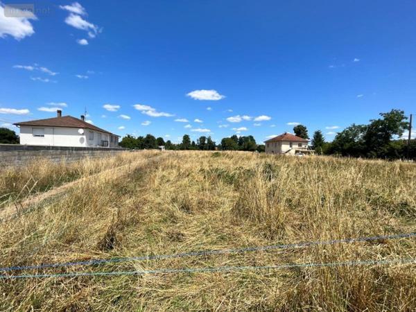 Terrain à Batir à vendre à Saint-Loup-sur-Semouse en Haute-Saône (70800), ref : 70001-71