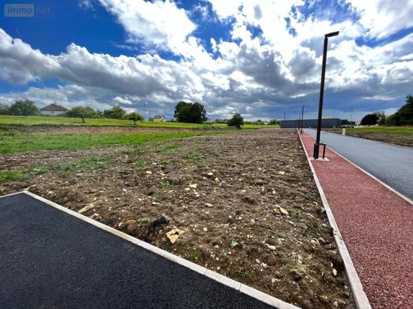 Terrain à Batir à vendre à Fougerolles-Saint-Valbert en Haute-Saône (70220), ref : 70001-68