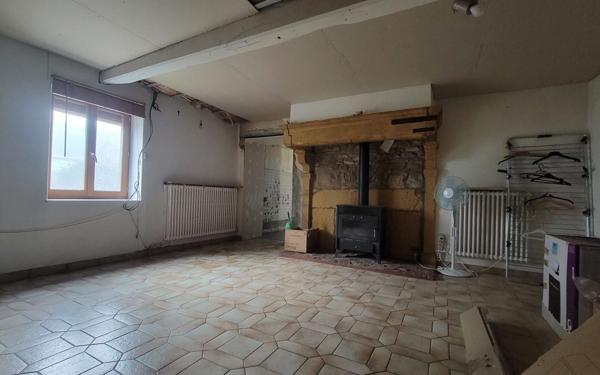 Maison à vendre    6 pièces •  Saint-Pierre-la-Palud