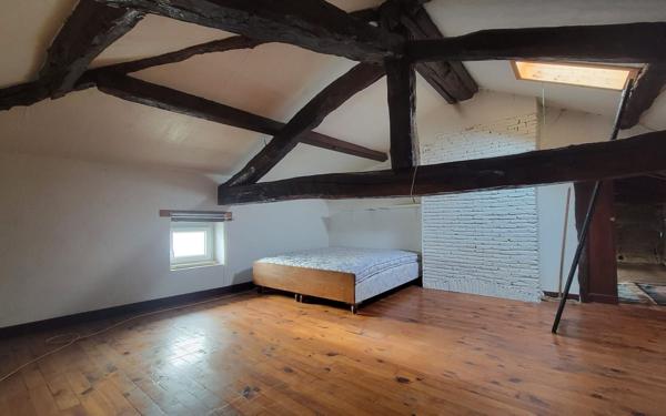 Maison à vendre    6 pièces •  Saint-Pierre-la-Palud