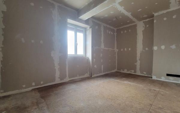 Maison à vendre    6 pièces •  Saint-Pierre-la-Palud