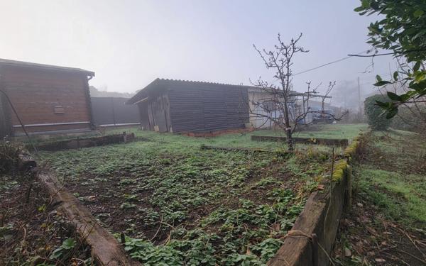 Maison à vendre    6 pièces •  Saint-Pierre-la-Palud