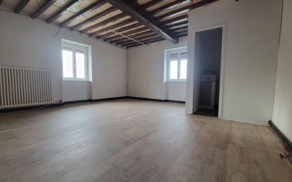 Maison à vendre    6 pièces •  Saint-Pierre-la-Palud