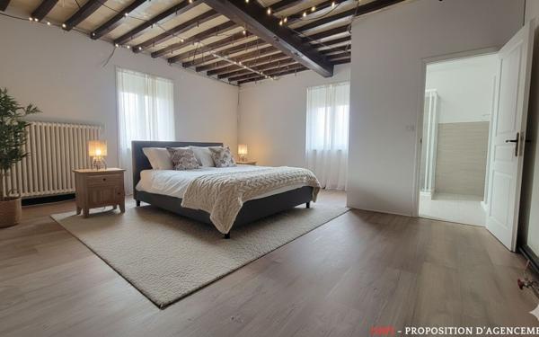 Maison à vendre    6 pièces •  Saint-Pierre-la-Palud