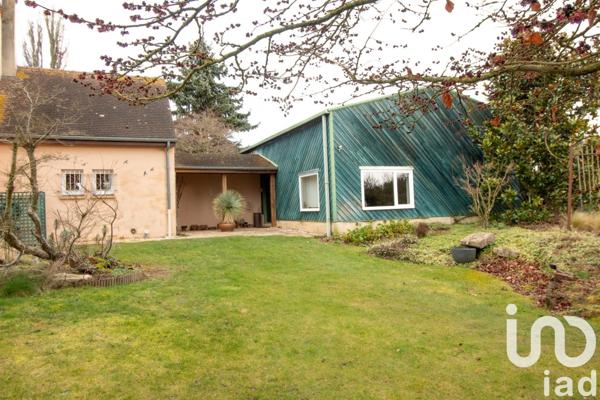 Maison traditionnelle 8 pièces de 225 m² à Beynes (78650)