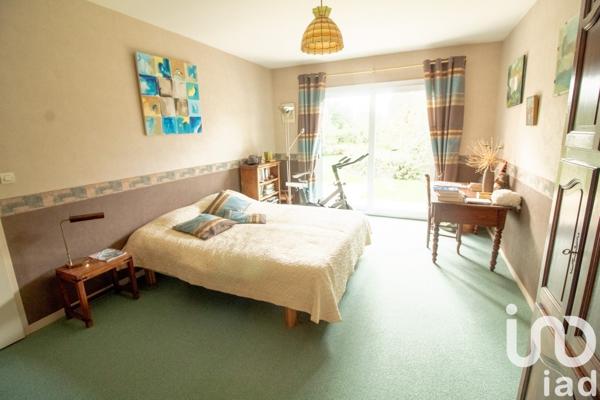 Maison traditionnelle 8 pièces de 225 m² à Beynes (78650)